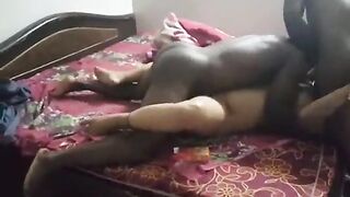 भाभीला दिली थ्रीसम सेक्सची मजा
