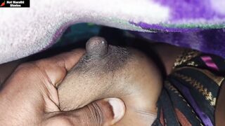 काकाची सुमन आंटीला माळरानात नेऊन झवाझवी