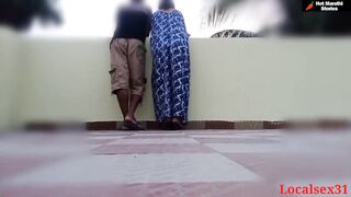 गच्चीवर उभ्या असलेल्या भाभीला मन भरेपर्यंत झवलं