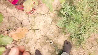 गावात जाताना शेतात भेटली झवाडी बाई
