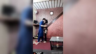 नाशिकच्या पती-पत्नीचा चाललाय घरात खुलेआम सेक्स
