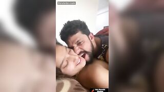 पुणेरी कपलचा अंथरूणात हॉट सेक्स