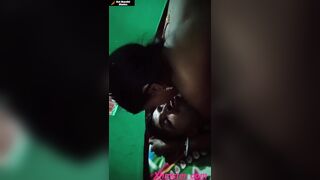 बायकोच्या जिवलग मैत्रिणीला नवऱ्याने बेडरूममध्ये घेऊन ठोकलं