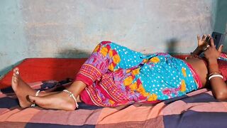 दादाने झोपलेल्या आंटीची वाजवली घंटी