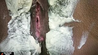 नवऱ्याने काढल्या बायकोच्या पुच्चीवरच्या झाटा