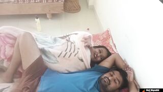 कविता लागली झोपलेल्या तात्याच्या लंडशी खेळायला