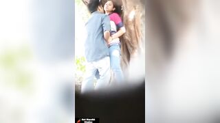 रानात प्रेमी कपलचा झवाझवी करताना काढला व्हिडिओ