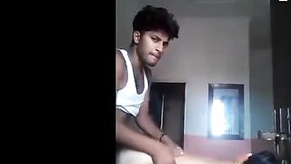 मालकाच्या हॉट मुलीची तरुण नोकरा सोबत चुदाई