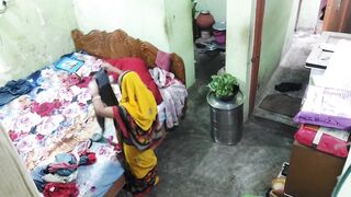गुपचूप गुपचूप देवर लावत होता वहिनीला शॉट