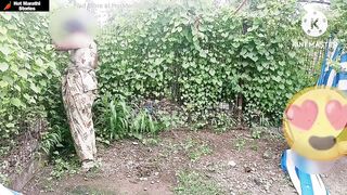 काकडी बघत असताना शेजाऱ्याने घातली पुच्चीत त्याची काकडी