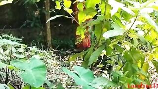 कामवाली बाईची अंगणात उभ्यानेच झवली