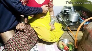 स्वयंपाकघरात मामीच्या तोंडात दिला माझा चोकोबार