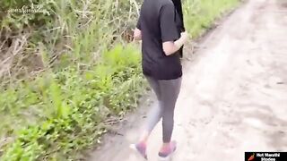सकाळीच जॉगिंग करणाऱ्या पोरीला झाडीमागे नेऊन झवली