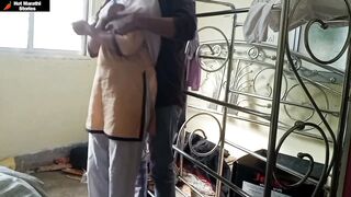मराठी शिक्षकाच्या हातात भेटला देसी आयटम