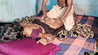 मालिश करताना वैद्याने मारली बाईची चूत