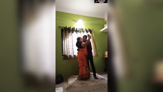 सकाळीच झवाझवी करताना काका-काकीचा बनवला एमएमएस