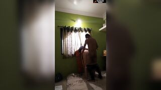 सकाळीच झवाझवी करताना काका-काकीचा बनवला एमएमएस