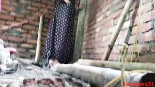 बांधकामाच्या ठिकाणी कामगार आणि मराठी भाभीचा सेक्स