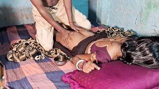 मालिश करणाऱ्या तरुण वैद्याने बाईची मारली गांड