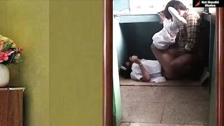 प्रयोगशाळेत विज्ञानाच्या शिक्षकाने झवली पोर