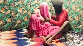 पंजाबी भाभी करतेय गावरान मराठी पोरा सोबत चोदाचोदी