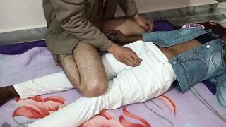 पुण्यातील सस्त्या हॉटेलात गावठी कपलची झवाझवी