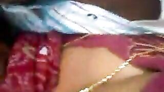 भाऊजीने चोखले आपल्या सुंदर साळीचे स्तने