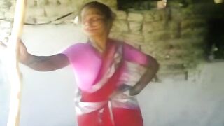 गरीब घरच्या काकूंची नितळ, सुंदर पुच्ची झवली