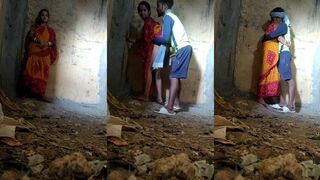 पडक्या घरात साडीवाल्या वहिनीला झवला मजूर