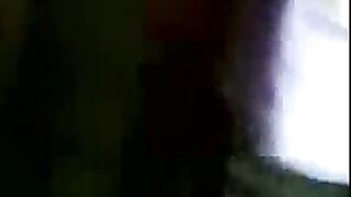 सेक्सी मुलीने नग्न होऊन दाखवली जाड पुच्ची
