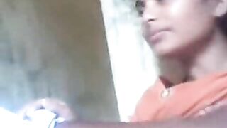 सोज्वळ मुलीसोबत किसिंग, बुब्स सकिंग आणि पुच्ची