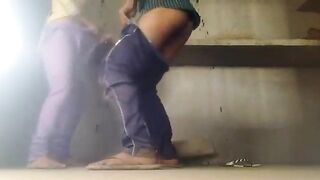 पडक्या घरात झवाडी चष्मीश ताई बॉयफ्रेंड कडून झवली